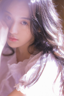 乌鸦嘴妙女郎